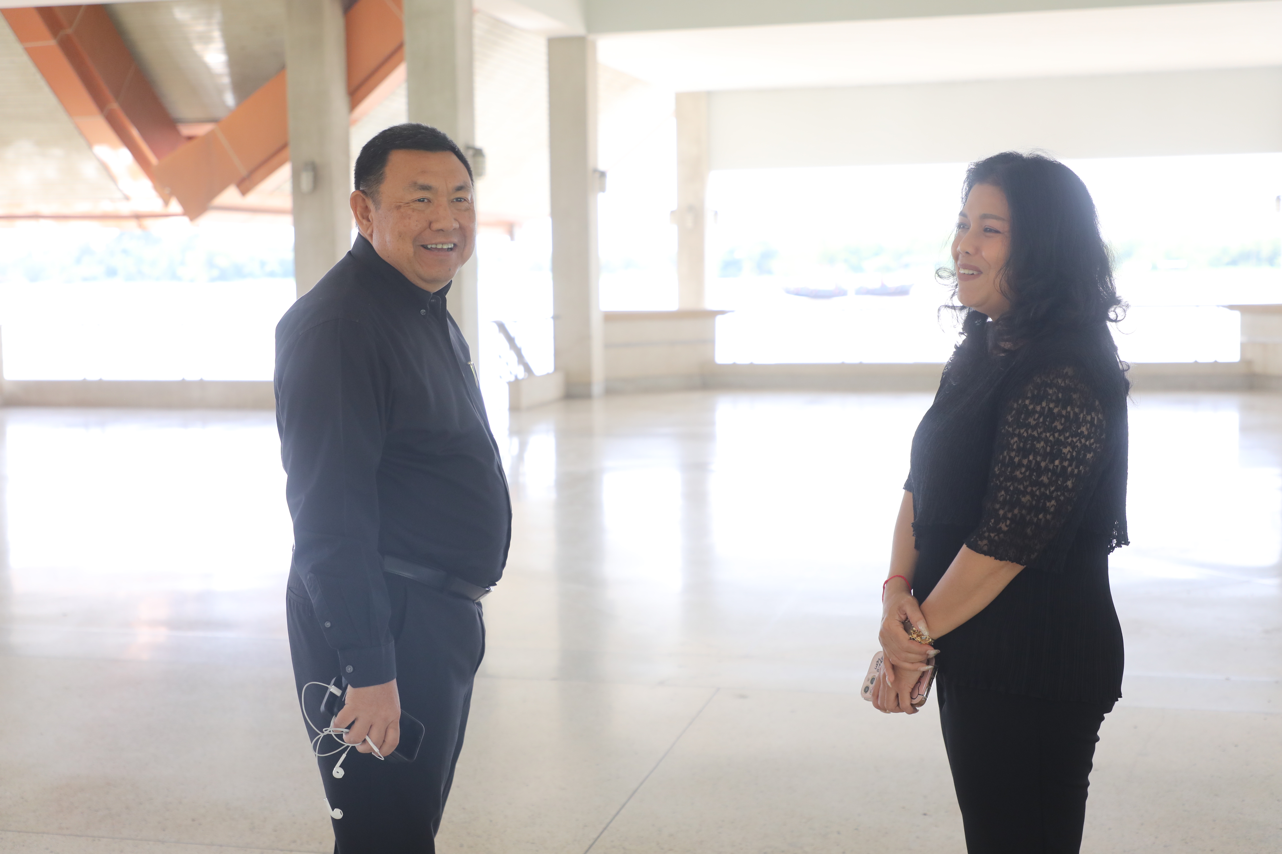 title - เลขาธิการ ส.ป.ก. นายเศรษฐเกียรติ กระจ่างวงษ์ ลงตรวจความเรียบร้อยของงาน 